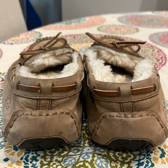 UGG Dakota Slippers 5131 size 9 women’s - Picture 3 of 6